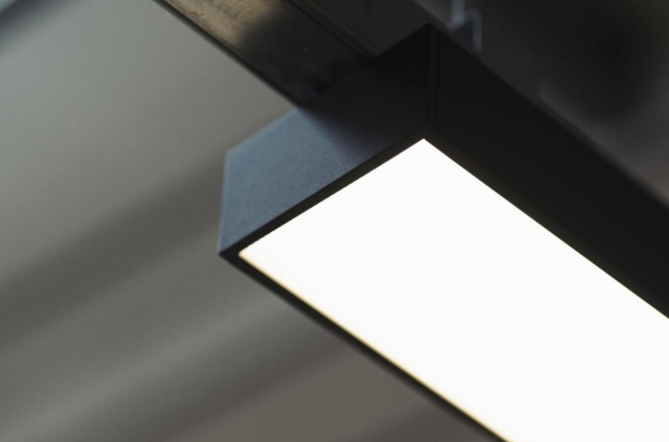 Modern Office Lighting to Reduce Glare