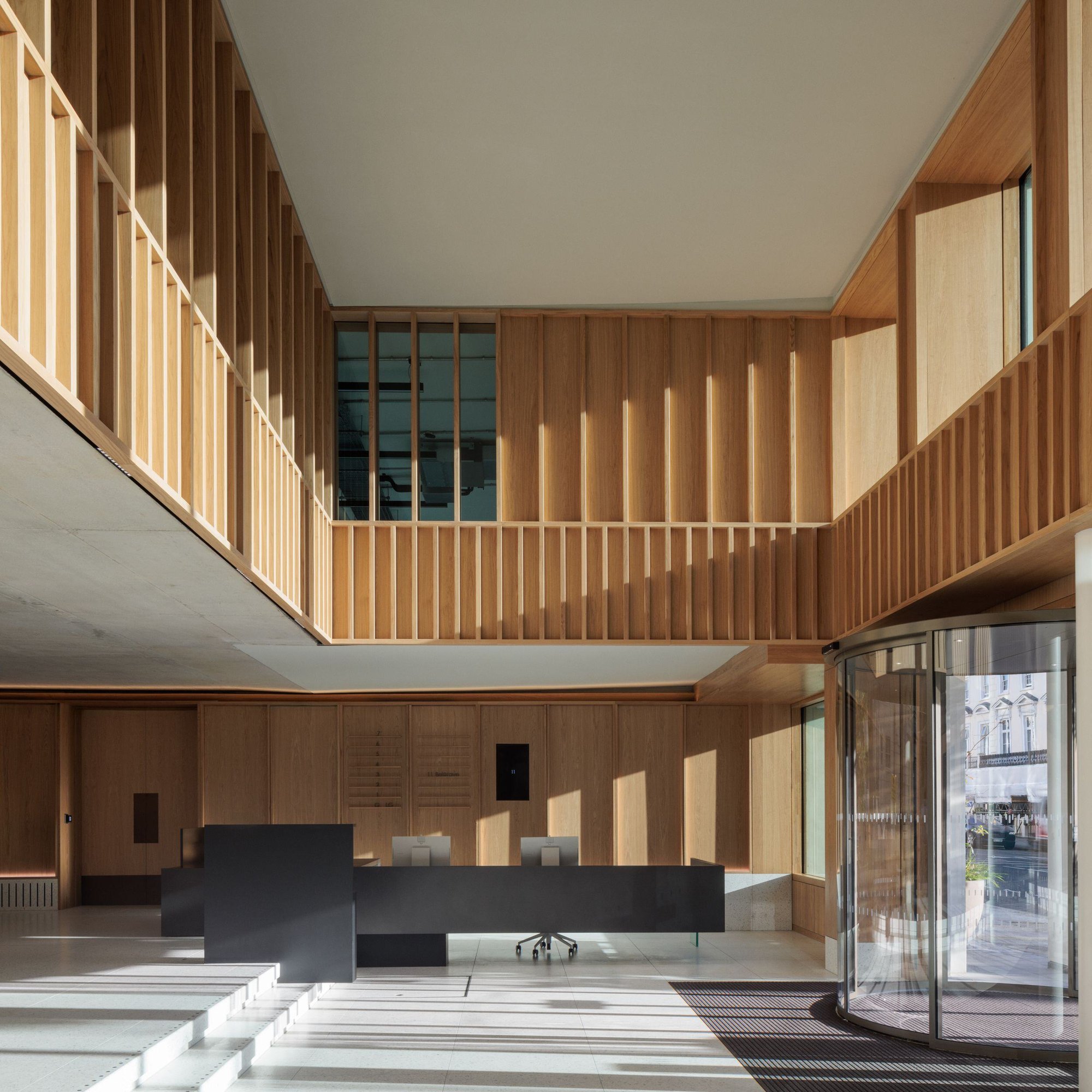 modern reception area with a lot of day light