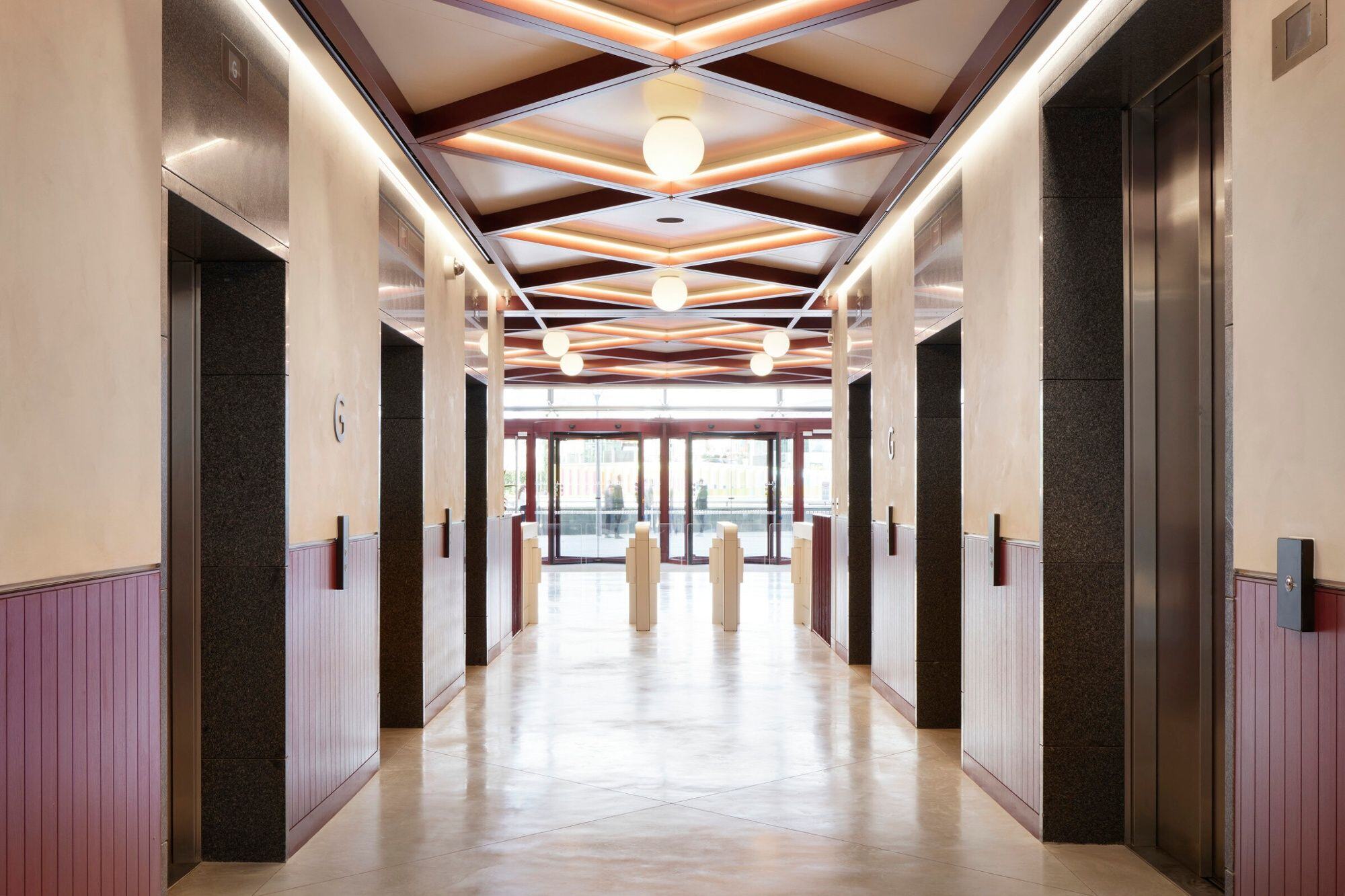 3 Sheldon Square Lift Lobby Lighting