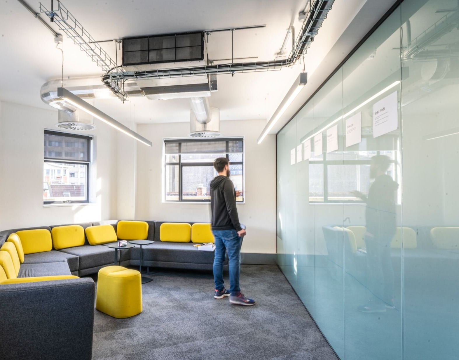cool-office-space-linear-lights-1-2 cool-office-space-linear-lights-1-2