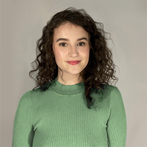 Cerys portrait for website low res