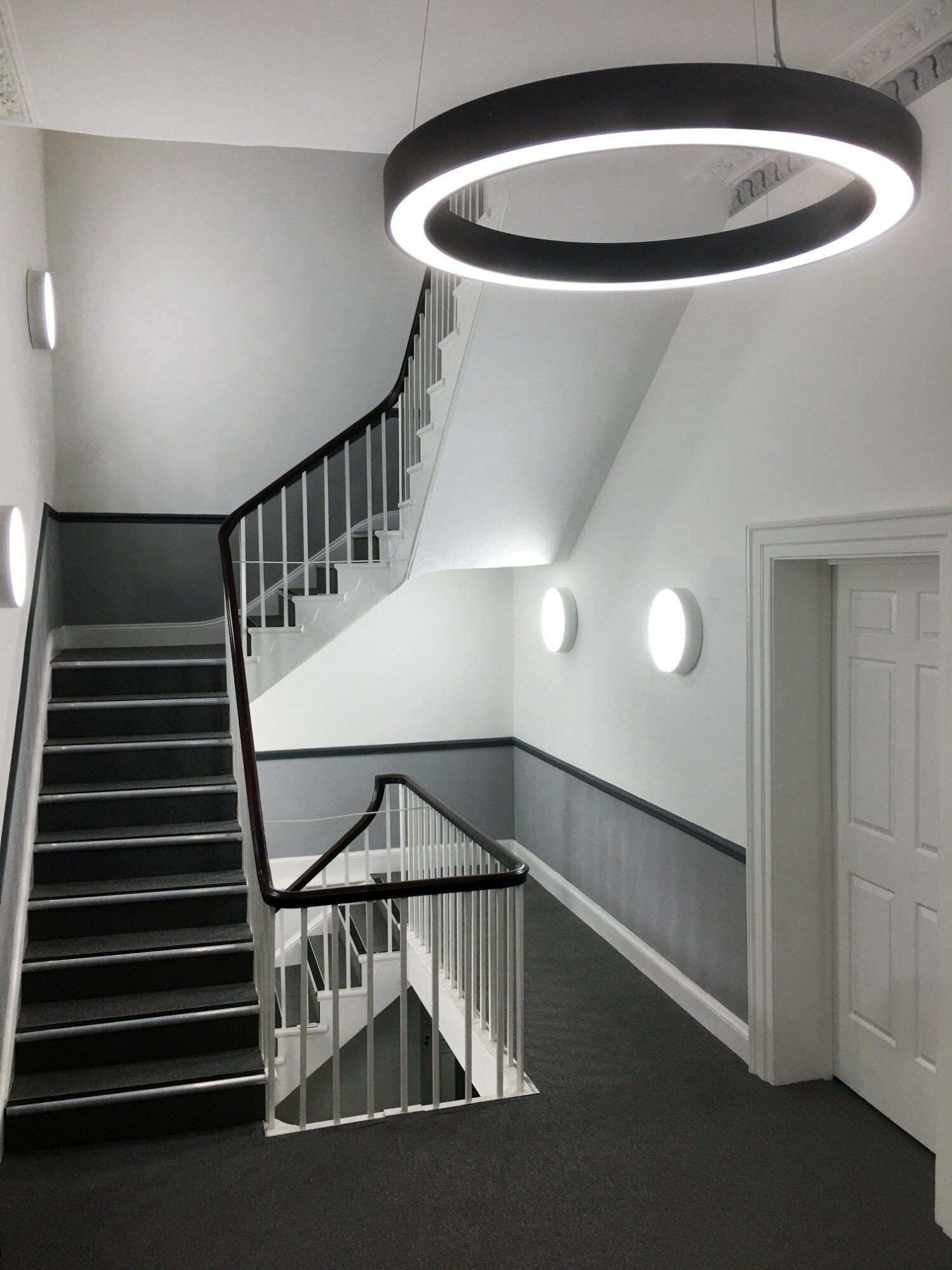 circular-wall-lighting-corridor