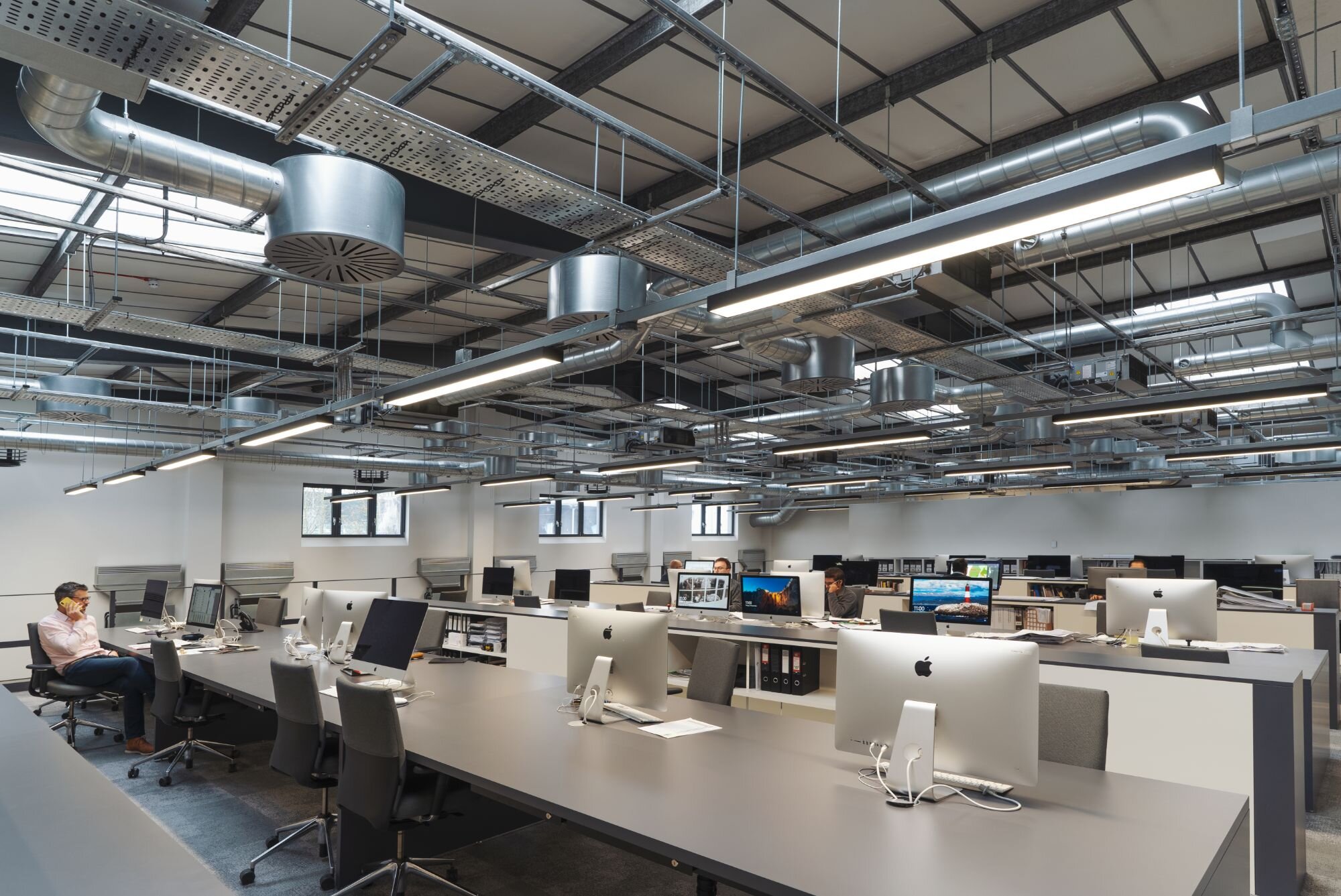 large-linear-lighting-warehouse-min