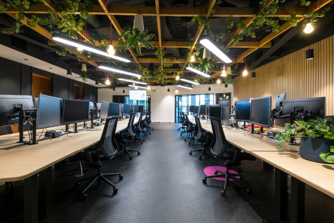Office lighting for a trendy fast-paced CAT B fitout at Skyscanner HQ, London.