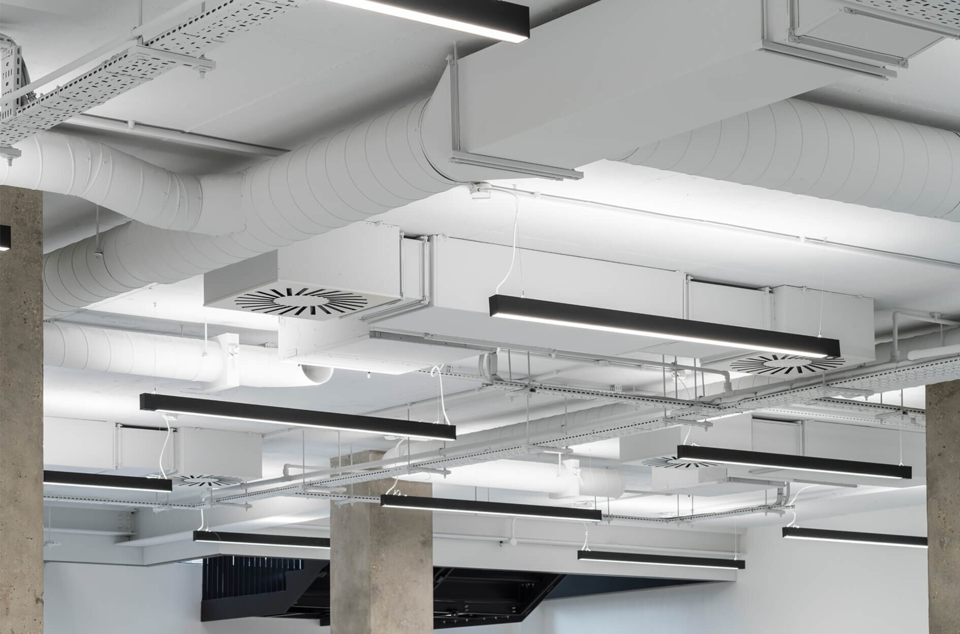 suspended-lighting-with-exposed-ceilings
