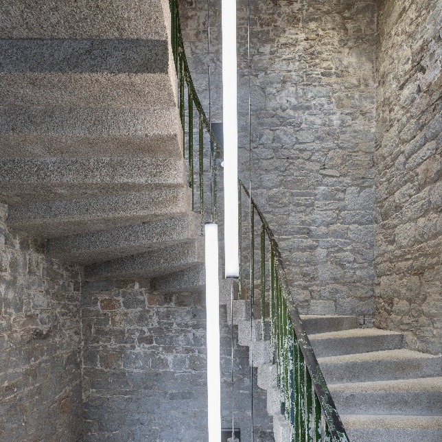 https://299lighting.co.uk/hubfs/Melville%20Staircase%2005-1.jpeg