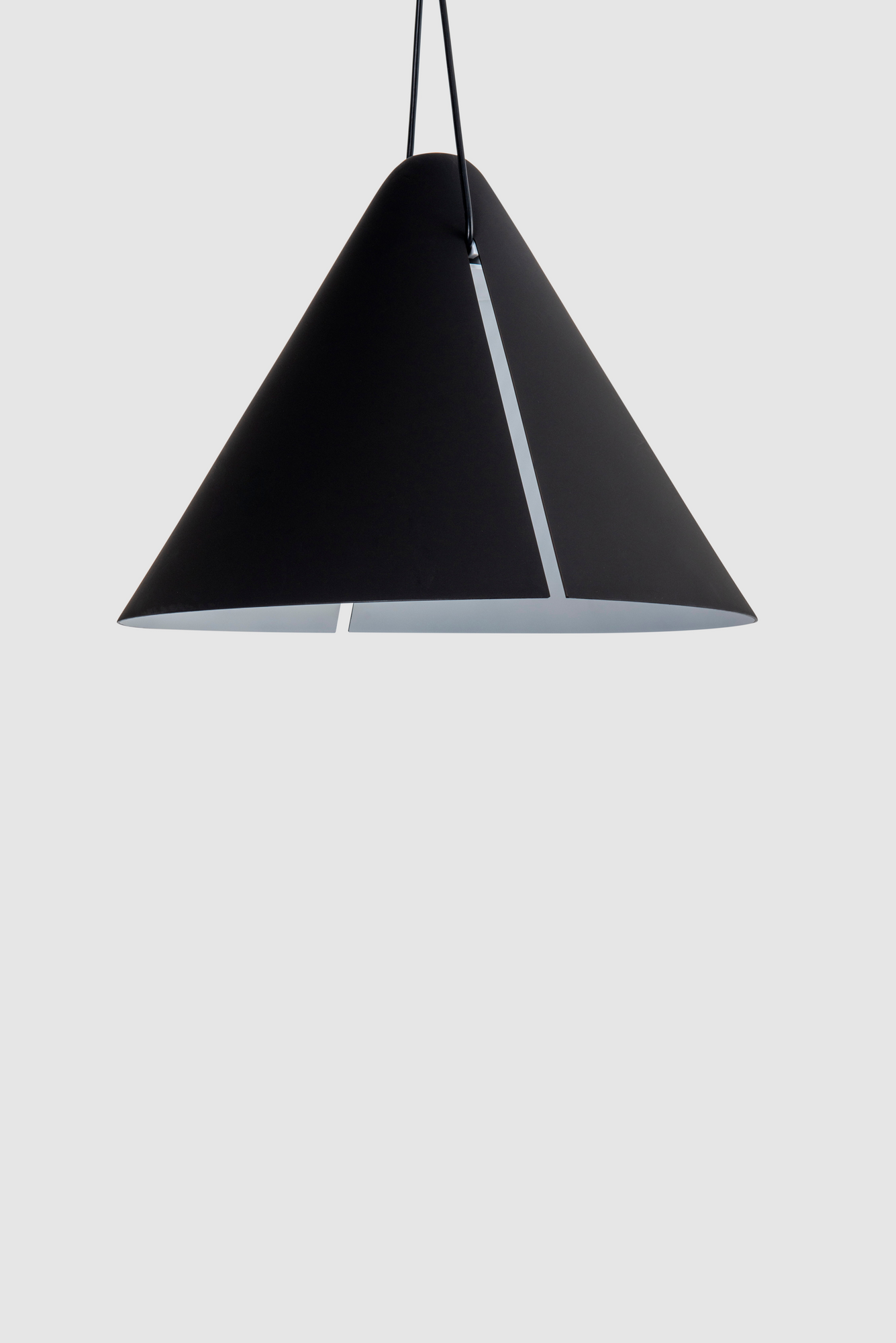 Super-Attic-Pendant-Single-05-05-det2-grisHQ