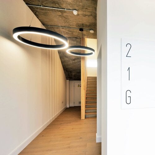 https://f.hubspotusercontent-eu1.net/hubfs/24970484/products/halo_pendant_suspended_lighting_hallway.jpg